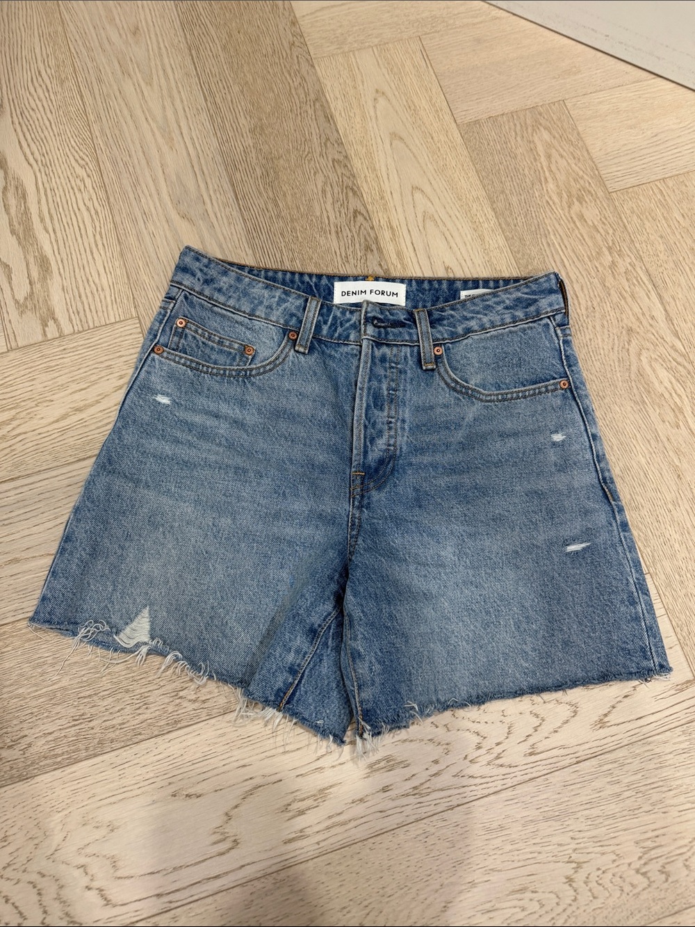 Denim Forum Ex-BF hi mid-thigh denim short 25